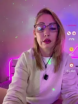 RAIRAsexy online show from May 19, 11:55 pm