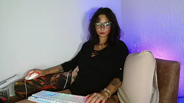 myamillor online show from April 4, 8:39 pm