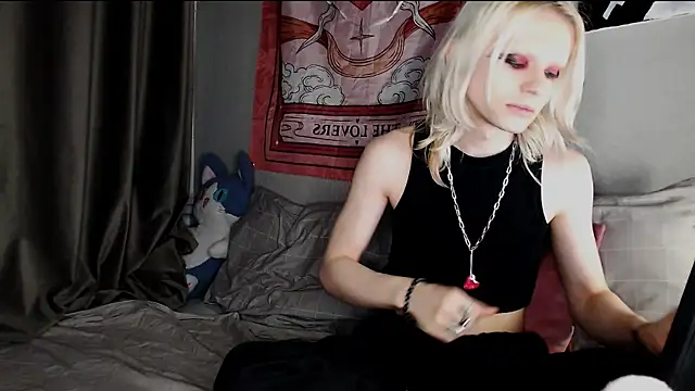 Alien Bella online show from May 13, 11:11 pm