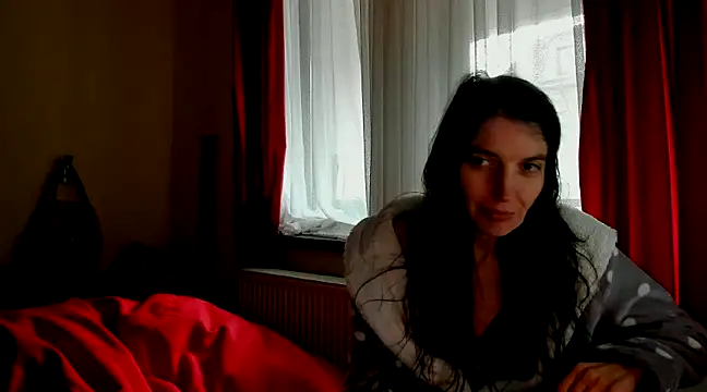 Snapshot of AliceisHome chatting on January 5, 1:47 pm AliceisHome online show from January 5, 1:47 pm