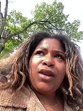 BigFineSelena online show from April 12, 2:11 pm