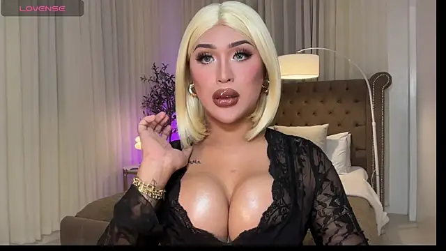 Your Majesty Tyra online show from April 27, 5:49 am