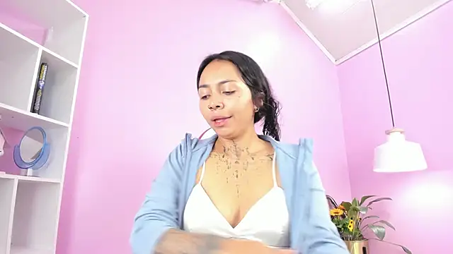 miss soffi  online show from March 6, 12:19 pm