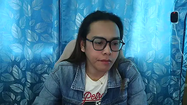 Your PrettyGirlxxx online show from October 22, 2:23 am