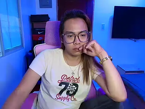 Your PrettyGirlxxx online show from February 20, 1:24 am