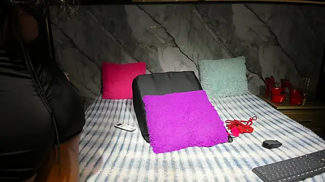 Niyirey1 online show from October 14, 12:28 pm