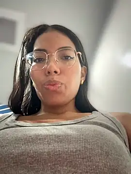 SheenaBrooke online show from April 3, 3:59 am