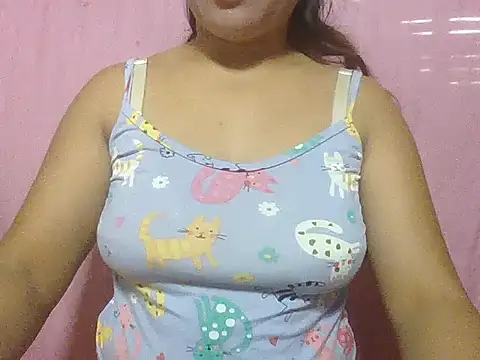 HungryPussypinayX online show from May 25, 10:05 pm