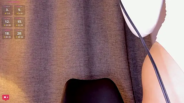 Assh lee  online show from October 20, 1:11 pm