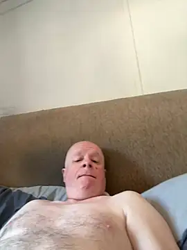 Snapshot of locallad88 chatting on June 19, 9:46 am locallad88 online show from June 19, 9:46 am