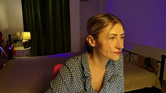 Snapshot of ZoeGrant chatting on July 2, 5:41 pm ZoeGrant online show from July 2, 5:41 pm