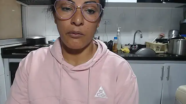 kateleyagrey online show from March 26, 7:19 pm