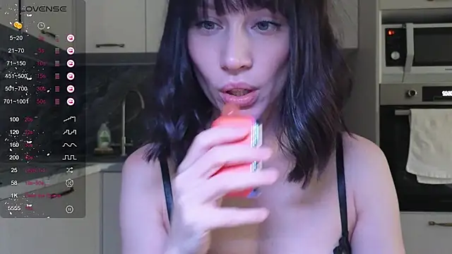 Alice Wonders online show from November 14, 6:45 am