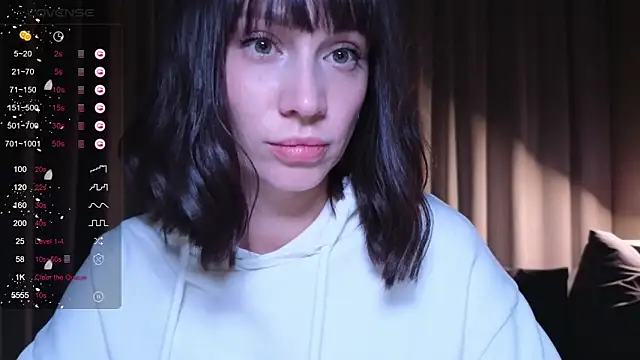 Alice Wonders online show from November 22, 7:35 pm