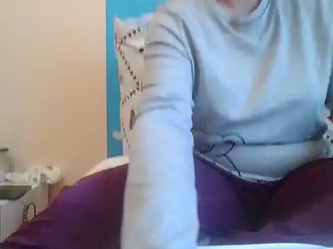 RealLittleRedRidingHood online show from January 18, 2:54 pm