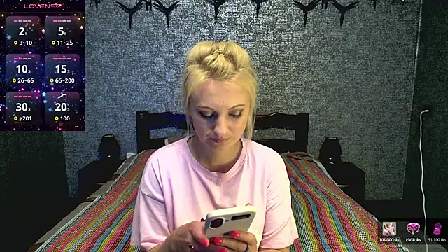 annagreeneyess online show from May 17, 11:28 am
