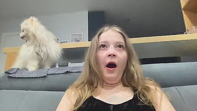 CharmingSarah online show from May 14, 4:36 pm