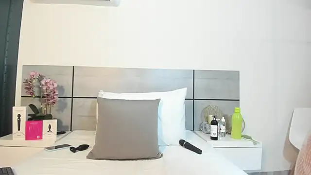 EmmaSmith2 online show from March 19, 2:26 am