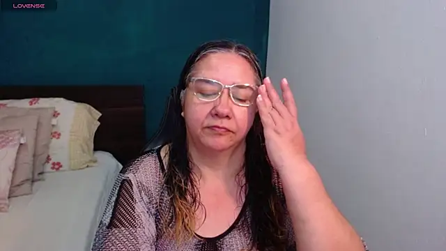 scaelettdubois online show from May 26, 2:18 am