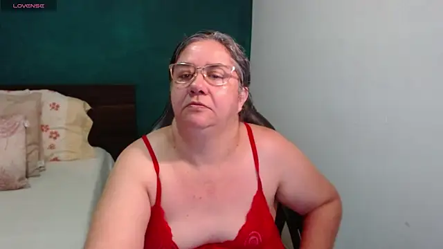 Snapshot of scaelettdubois chatting on July 12, 10:23 pm scaelettdubois online show from July 12, 10:23 pm