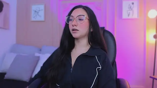 lucy neil online show from February 10, 2:59 am