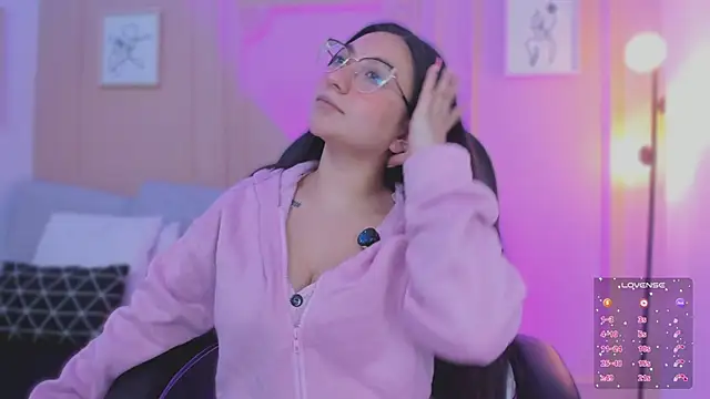 lucy neil online show from February 20, 2:41 am