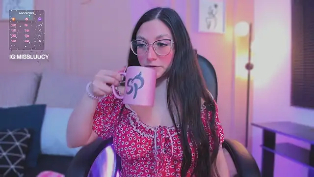 lucy neil online show from April 18, 2:37 am