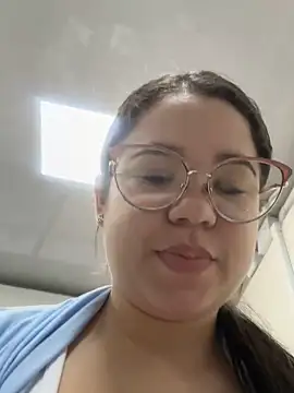 Lucyklein2022 online show from December 6, 1:22 pm