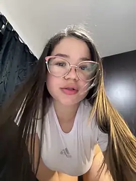 Lucyklein2022 online show from December 13, 2:32 am