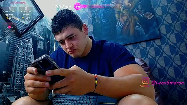 Snapshot of Leonsmoron chatting on July 28, 12:40 am Leonsmoron online show from July 28, 12:40 am