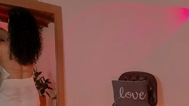 Snapshot of goddes_helena chatting on February 22, 11:24 pm goddes helena online show from February 22, 11:24 pm