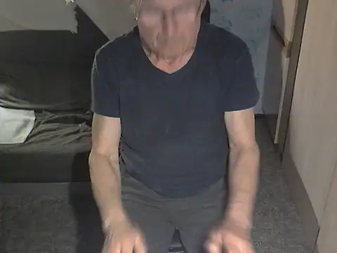 kiam471 online show from April 9, 9:09 pm