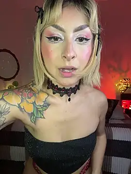 Snapshot of Cinamoonn chatting on February 24, 6:50 pm Cinamoonn online show from February 24, 6:50 pm