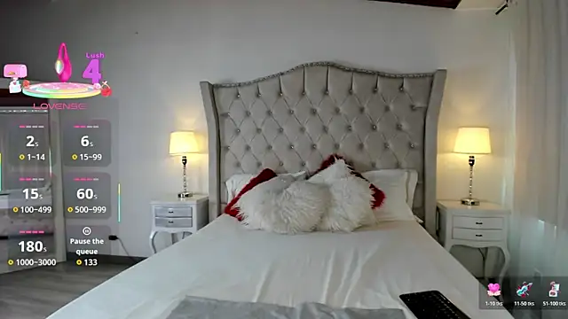 Naughtykitty4 online show from April 18, 7:58 pm