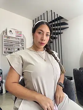 daniela henao online show from April 14, 2:56 pm