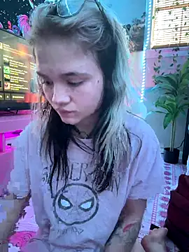 Snapshot of Cutiepiespanks chatting on September 13, 4:40 pm Cutiepiespanks online show from September 13, 4:40 pm