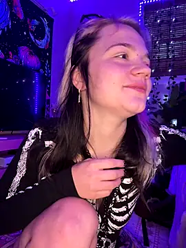 Snapshot of Cutiepiespanks chatting on September 17, 11:23 am Cutiepiespanks online show from September 17, 11:23 am