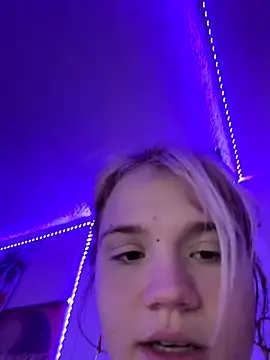 Snapshot of Cutiepiespanks chatting on October 9, 8:40 pm Cutiepiespanks online show from October 9, 8:40 pm