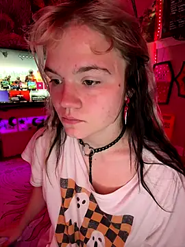 Snapshot of Cutiepiespanks chatting on October 14, 11:33 am Cutiepiespanks online show from October 14, 11:33 am