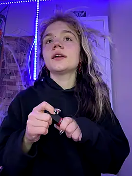 Snapshot of Cutiepiespanks chatting on October 23, 8:07 pm Cutiepiespanks online show from October 23, 8:07 pm