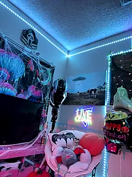 Snapshot of Cutiepiespanks chatting on October 29, 12:13 am Cutiepiespanks online show from October 29, 12:13 am