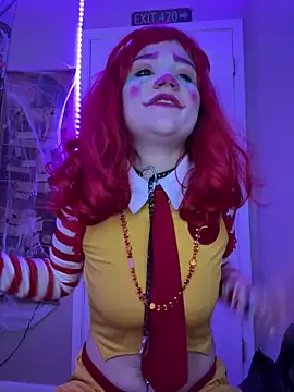 Snapshot of Cutiepiespanks chatting on November 1, 6:54 pm Cutiepiespanks online show from November 1, 6:54 pm