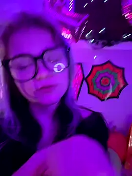 Snapshot of Cutiepiespanks chatting on November 4, 7:40 am Cutiepiespanks online show from November 4, 7:40 am