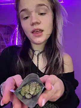 Snapshot of Cutiepiespanks chatting on November 4, 8:30 pm Cutiepiespanks online show from November 4, 8:30 pm