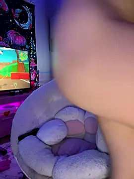 Snapshot of Cutiepiespanks chatting on November 9, 7:56 pm Cutiepiespanks online show from November 9, 7:56 pm