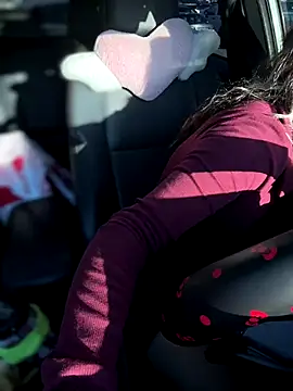 Snapshot of Cutiepiespanks chatting on December 13, 9:31 pm Cutiepiespanks online show from December 13, 9:31 pm