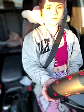 Snapshot of Cutiepiespanks chatting on December 22, 10:29 pm Cutiepiespanks online show from December 22, 10:29 pm