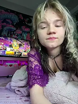 Snapshot of Cutiepiespanks chatting on February 3, 3:59 am Cutiepiespanks online show from February 3, 3:59 am