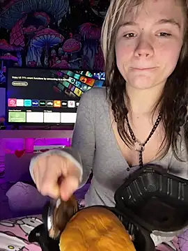 Snapshot of Cutiepiespanks chatting on February 7, 2:37 am Cutiepiespanks online show from February 7, 2:37 am