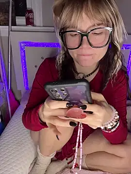 Snapshot of Cutiepiespanks chatting on February 14, 1:02 am Cutiepiespanks online show from February 14, 1:02 am